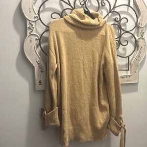 Avantlook Tan Knit Turtleneck Sweater